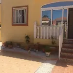 Torrevieja, La Torreta Ground Floor With Large Private Patio Garden Торевьиа