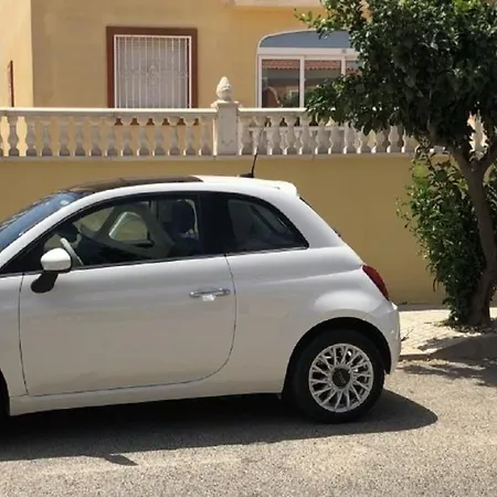 Torrevieja, La Torreta Ground Floor With Large Private Patio Garden 公寓