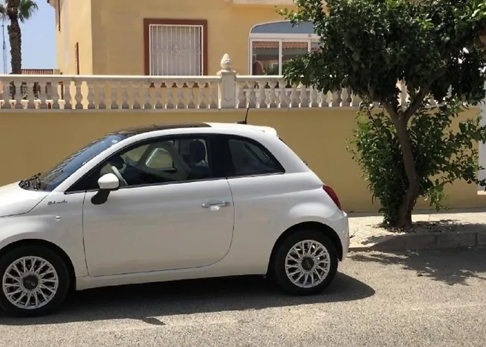 Torrevieja, La Torreta Ground Floor With Large Private Patio Garden 公寓